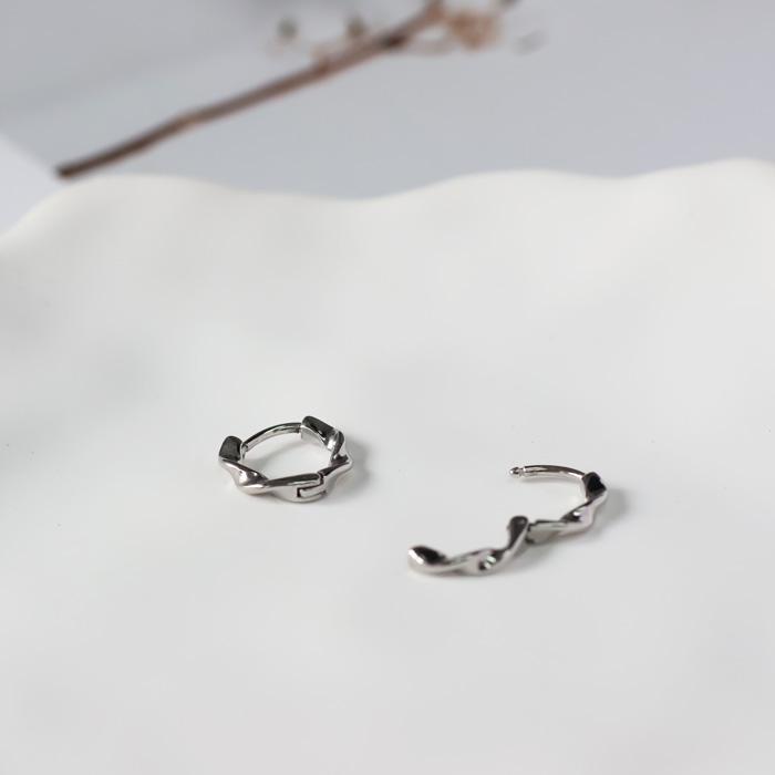 BLUE LEAF（ブルーリーフ） ピアス フープピアス ねじり ツイスト mini