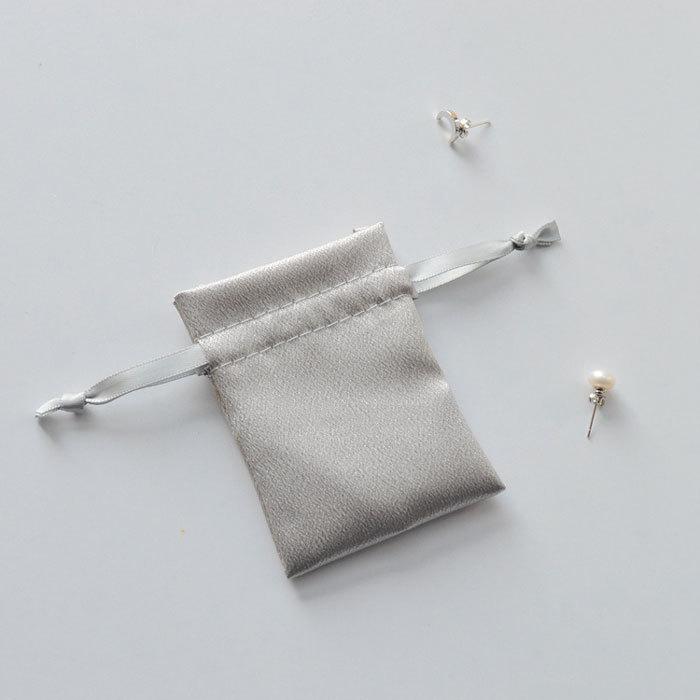 BOUCHERON アクセサリーシルバーケース、巾着（２個）、紙袋（2枚）セット BOUCHERON アクセサリーシルバーケース、巾着（2個）、紙袋（2