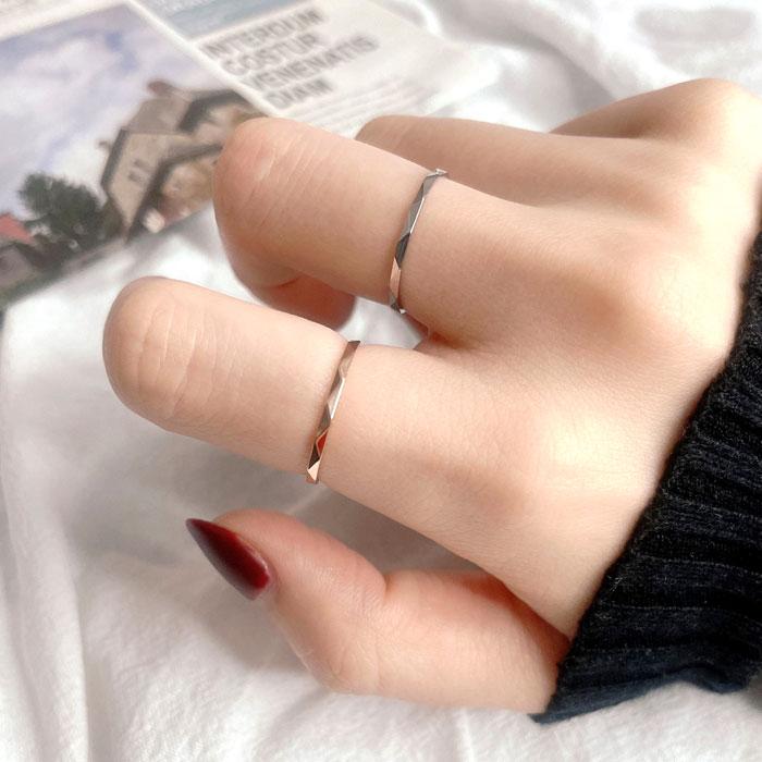 リング 指輪 V字カット 1mm ステンレス 極細 安心素材 大人可愛い ジュエリー 金属アレルギー ピンキーリング アクセサリー ファランジリング | BLUE LEAF | 14