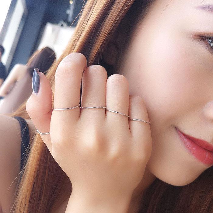 リング 指輪 1.4mm 極細 華奢リング ステンレスリング 安心素材 大人可愛い ジュエリー 金属アレルギー ピンキーリング ファランジリング | BLUE LEAF | 01