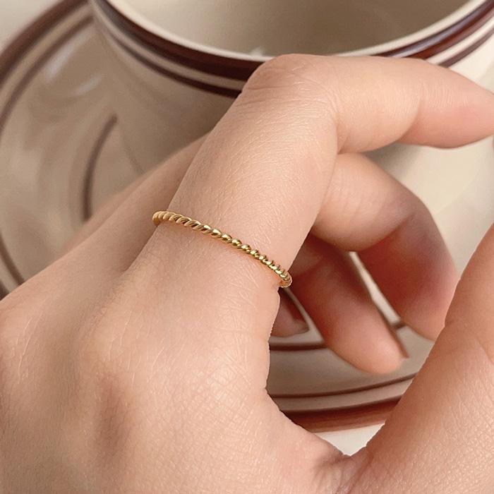 リング 指輪 ツイスト 1.5mm 極細 華奢リング ステンレスリング ジュエリー 金属アレルギー ピンキーリング ファランジリング サージカルステンレス | BLUE LEAF | 02