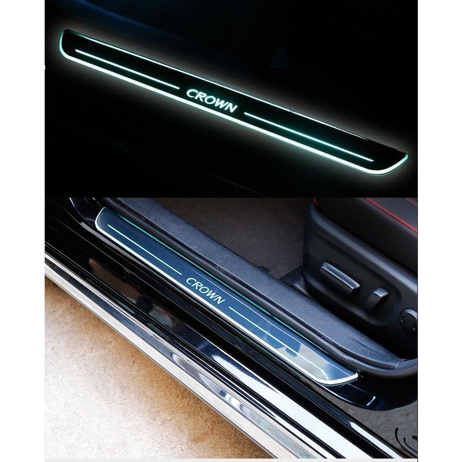 ご*ぶ様 トヨタ クラウン 210系 LEDスカッフプレート 4枚セット トヨタ クラウン 210系 LED スカッフ プレート 4p : NTGカー用品専門館