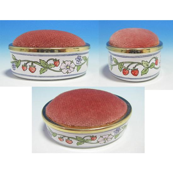 Staffordshire Enamels　ストロベリー　 ピンクッション　いちご |  | 01