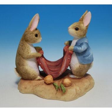 BORDER FINE ARTS The World of Beatrix Potter Peter and Cotton tail |  | 02