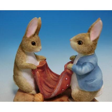 BORDER FINE ARTS The World of Beatrix Potter Peter and Cotton tail |  | 03