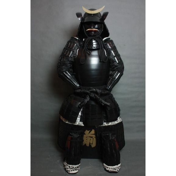鎧兜等身大 甲冑 手作り 着用 等身大 黒糸威二枚 胴具足 櫃付き 最後の武士 黒武士 戦闘新品 兜 鎧 鎧飾り 鎧櫃 お祝いお祭り お節 Kj 001 Bluestore 通販 Yahoo ショッピング