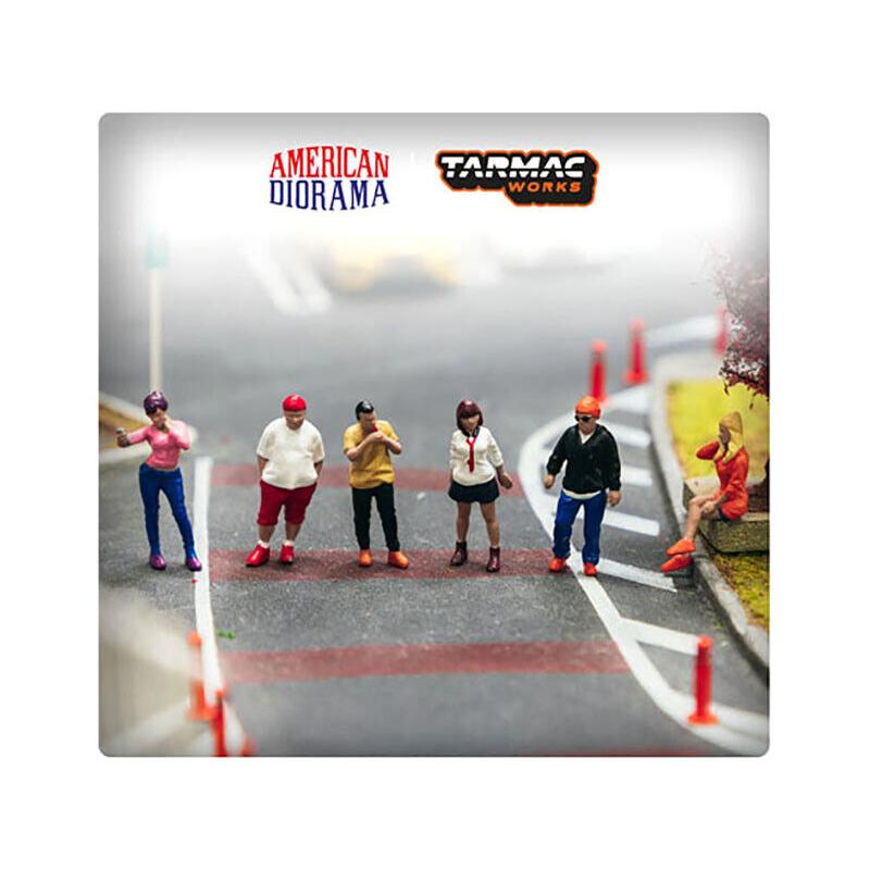 アメリカンジオラマ 専用ページ4個！ ターマックワークス x アメリカンジオラマ 1/64 フィギア カーミート 1