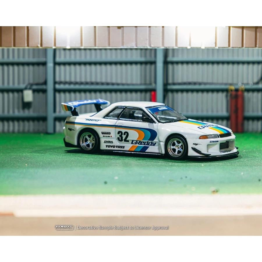 ターマックワークス 1/64 日産 スカイライン GT-R (R32) ワイドボディ