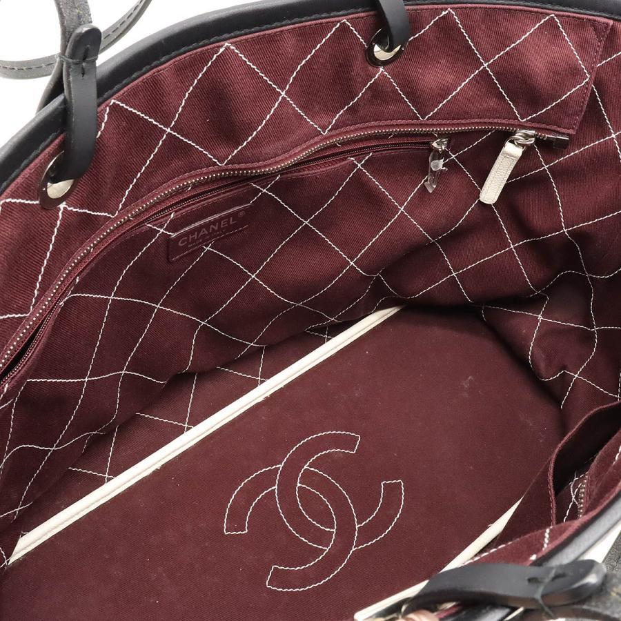 CHANEL シャネル オンザロード ショルダーバッグ キャビアスキン チャーム