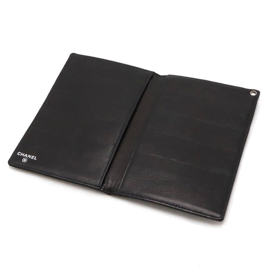 CHANEL シャネル ココマーク パスポートケース パスポートカバー カードケース パテントレザー エナメル ブラック 黒 シルバー金具 チェーン付き | CHANEL | 05