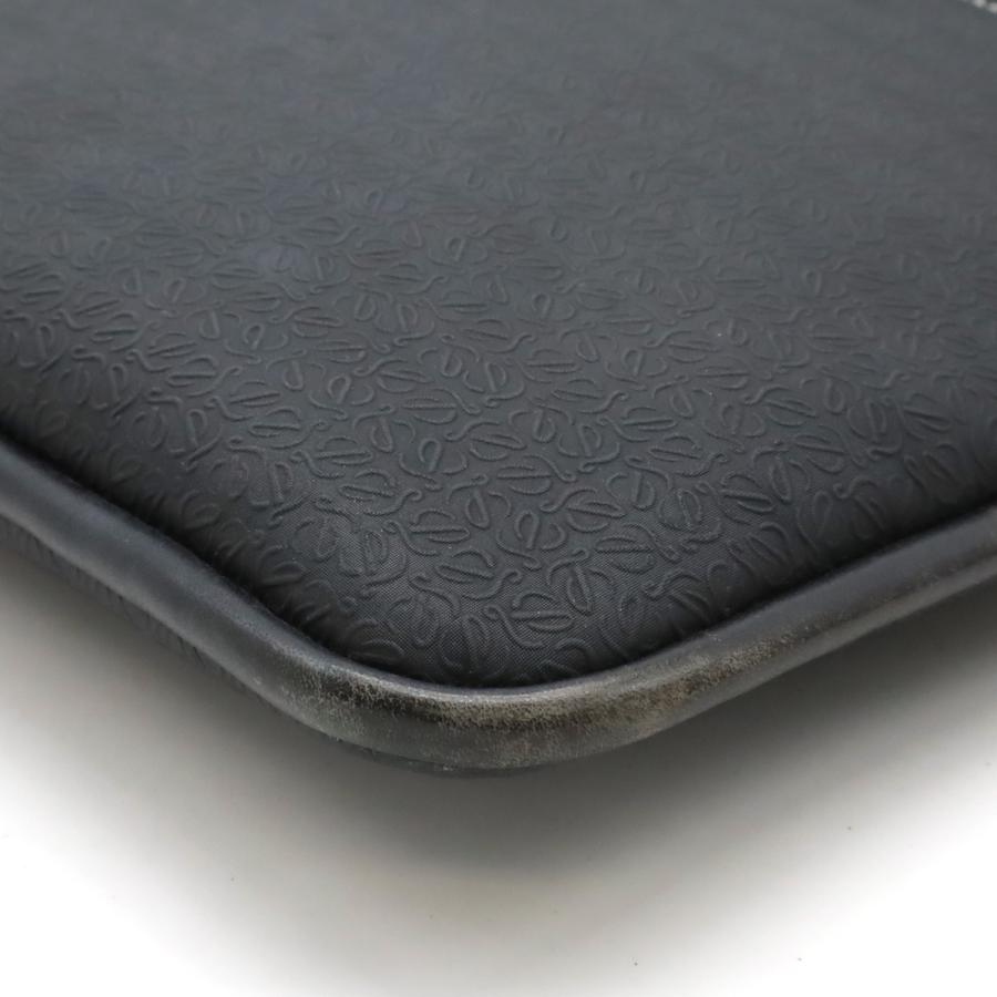 LOEWE ロエベ リピート アナグラム ショルダーバッグ 斜め掛け エンボス加工 PVC レザー ブラック 黒 シルバー金具 | LOEWE | 02