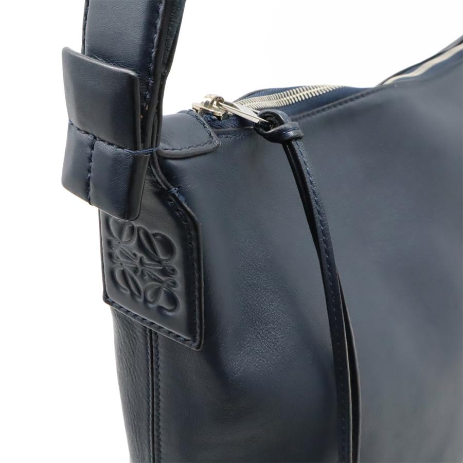 LOEWE ロエベ CUBI キュービィ クロスボディバッグ ミディアム アナグラム ショルダーバッグ 斜め掛け レザー ネイビー シルバー金具 B906K70X13 LOEWE（ロエベ） CUBI キュービィ クロスボディバッグ ミディアム