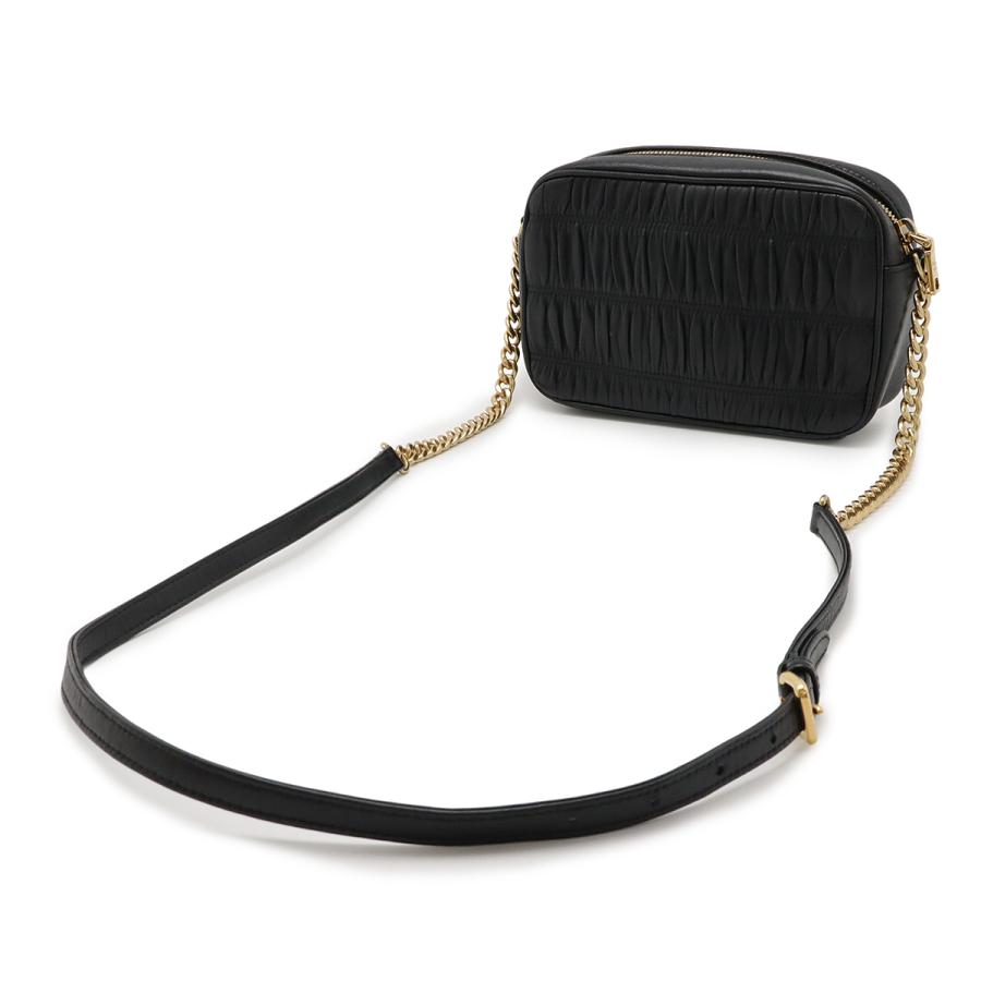 PRADA（プラダ） ナッパ ゴーフル ギャザー ショルダーバッグ