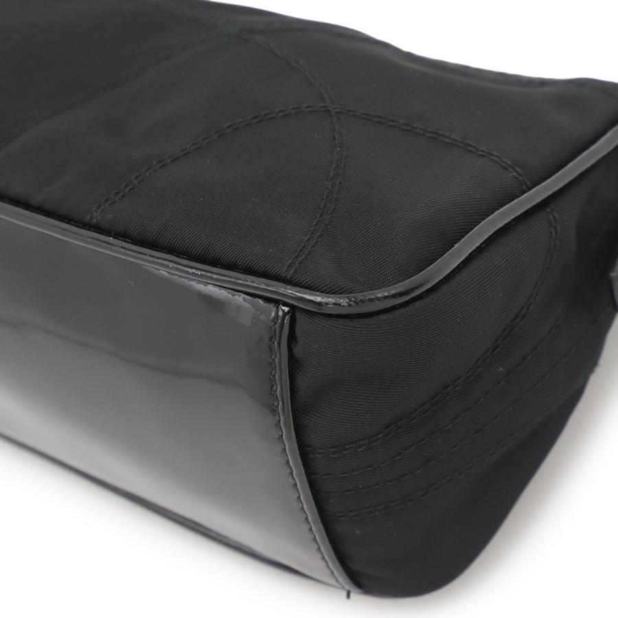 PRADA（プラダ） トライアングルロゴ アクセサリーポーチ ハンドバッグ