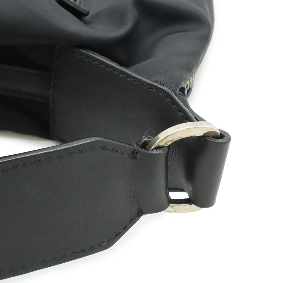 PRADA（プラダ） トライアングルロゴ ショルダーバッグ メッセンジャー