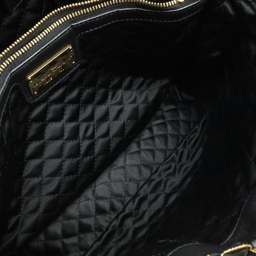 Salvatore Ferragamo サルヴァトーレ フェラガモ ヴァラ ハンドバッグ 2WAY ショルダーバッグ チェーン レザー ブラック 黒 ゴールド金具 |  | 07