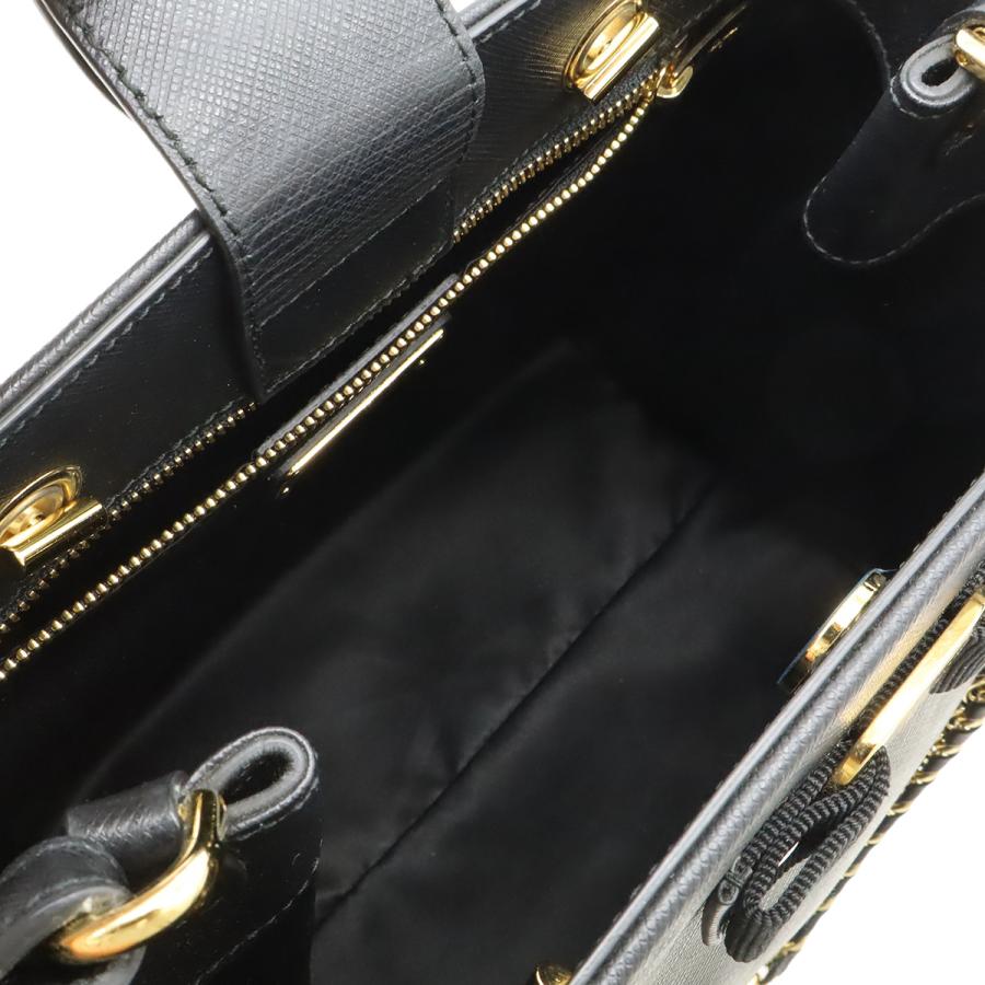 Salvatore Ferragamo サルヴァトーレ フェラガモ ヴァラ リボン チェーンバッグ 2WAY ショルダーバッグ ブラック 黒 ゴールド金具 |  | 06