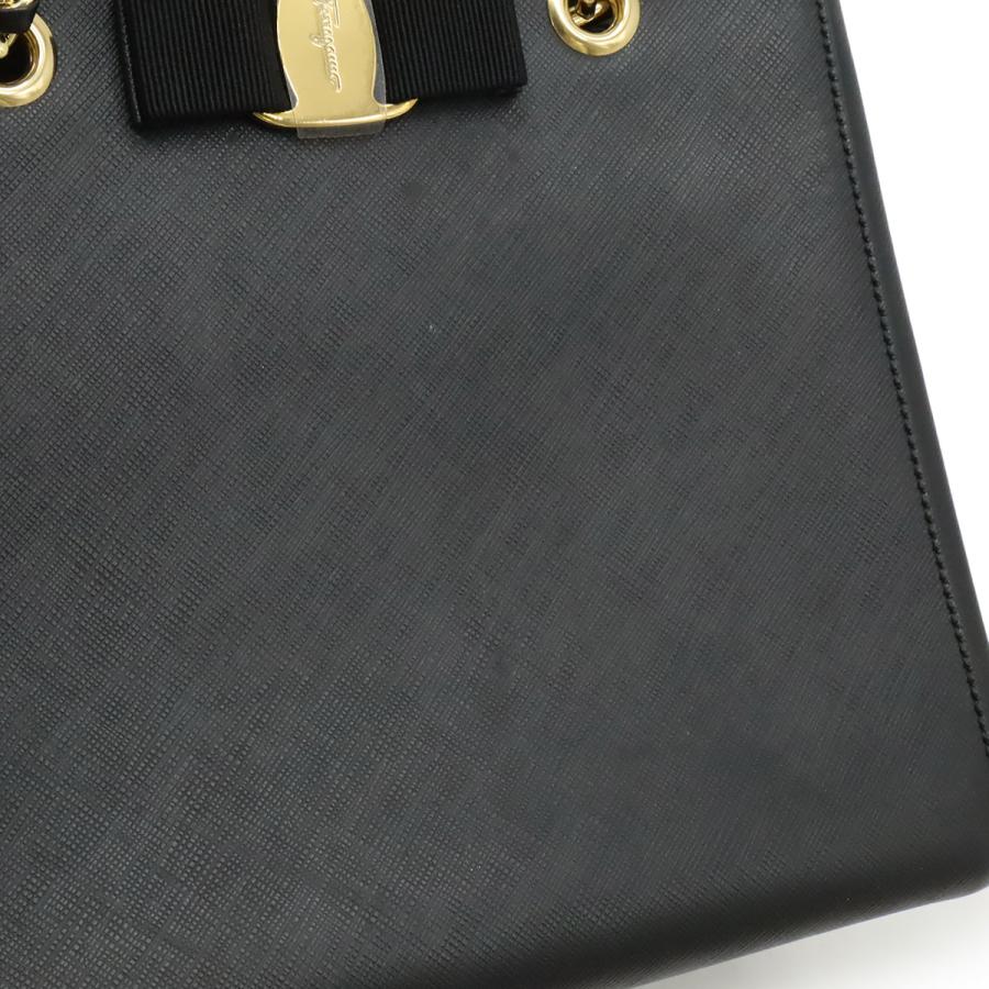 Salvatore Ferragamo サルヴァトーレ フェラガモ ヴァラ リボン チェーンバッグ 2WAY ショルダーバッグ ブラック 黒 ゴールド金具 |  | 08