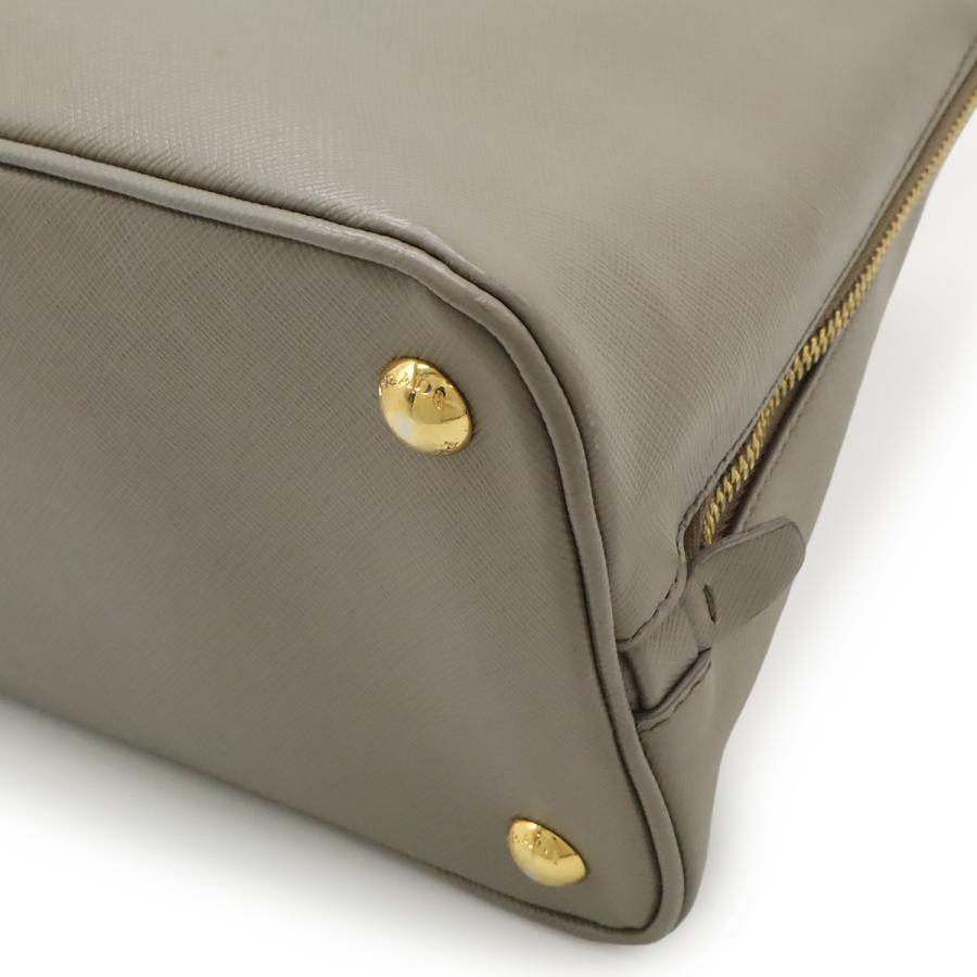 PRADA プラダ トライアングルロゴ ハンドバッグ ドーム型 2WAY ショルダーバッグ 斜め掛け サフィアーノ レザー グレージュ ゴールド金具 | PRADA | 02
