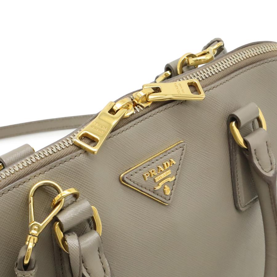 PRADA プラダ トライアングルロゴ ハンドバッグ ドーム型 2WAY ショルダーバッグ 斜め掛け サフィアーノ レザー グレージュ ゴールド金具 | PRADA | 04
