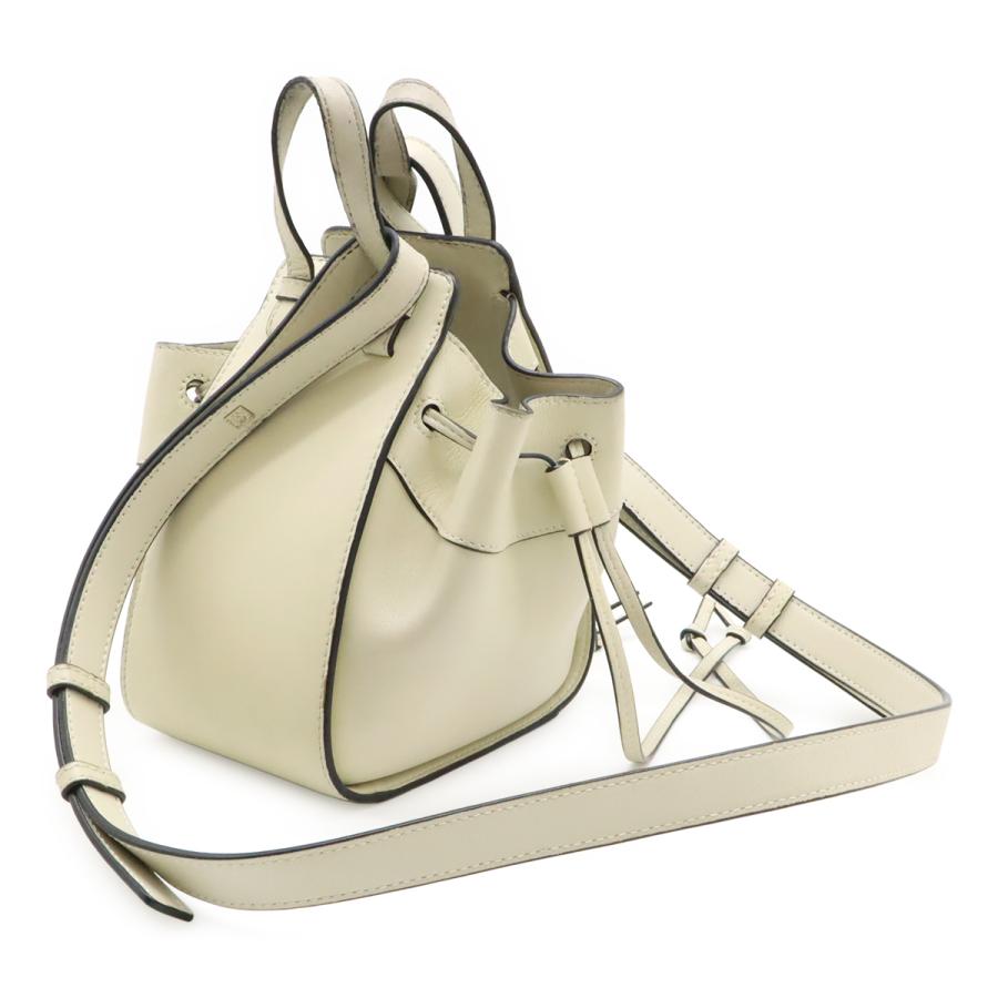 LOEWE ロエベ ハンモック ドローストリング バッグ ミニ ハンドバッグ 2WAY ショルダーバッグ レザー アイボリー 白 シルバー金具 | LOEWE | 01