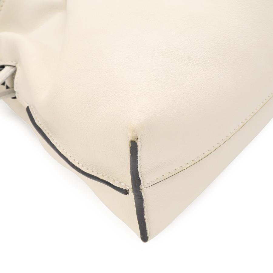 LOEWE ロエベ アナグラム フラメンコ クラッチ ミニ ショルダーバッグ ポシェット 2WAY クラッチバッグ 巾着 レザー オフホワイト 白 | LOEWE | 02