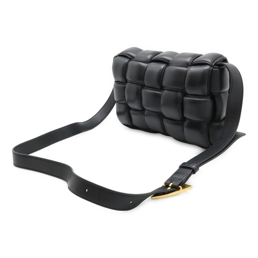 BOTTEGA VENETA ボッテガ ヴェネタ マキシ イントレチャート パデッド カセット ショルダーバッグ ポシェット レザー ブラック | BOTTEGA VENETA | 01