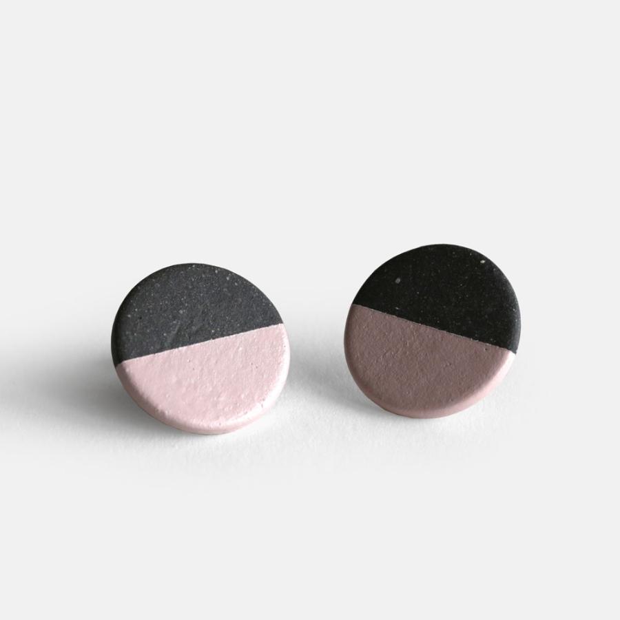 POINT / HALF-pierce(black/pink)【メール便可 5点まで】【ポイント/ハーフ/ピアス/アクセサリー/塗装/ブラック/ピンク】[114309 | 