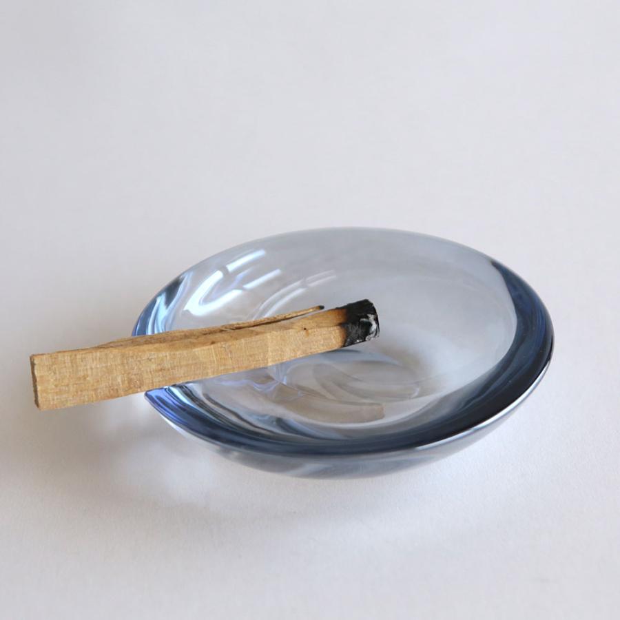TSUKUDA&CO. / GLASS ASHTRAY(Small/Navy) | グラスアッシュトレー/灰皿/お香立て/パロサントホルダー/佃企画/ネイビー | 116509 |  | 03