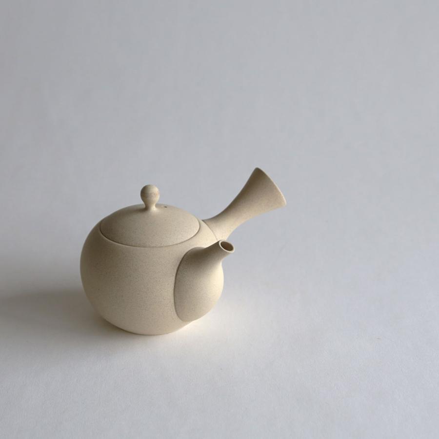 JINSUI / IROIRO 01(Beige) | 丸急須 常滑焼き お茶 日本六古窯 イロイロ 人水 茶器 ギフト | 118010 |  | 01