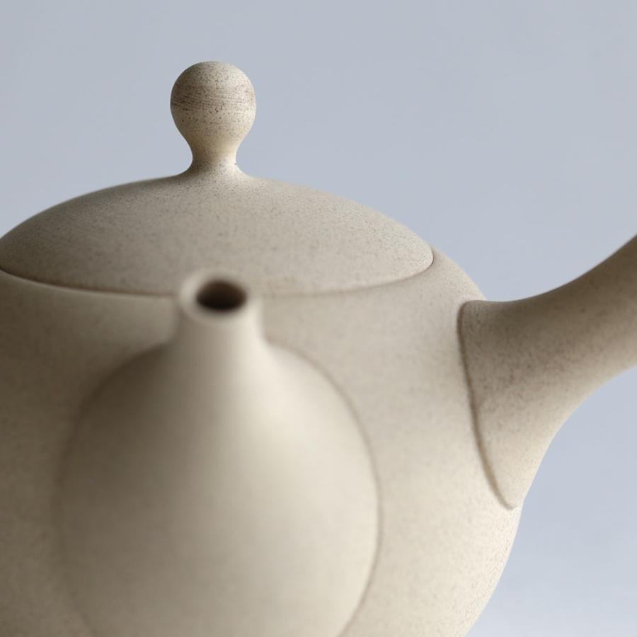 JINSUI / IROIRO 01(Beige) | 丸急須 常滑焼き お茶 日本六古窯 イロイロ 人水 茶器 ギフト | 118010 |  | 05