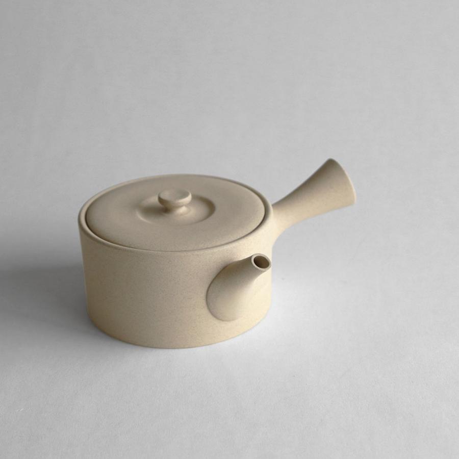 JINSUI / IROIRO 02(Beige) | 急須 常滑焼き お茶 日本六古窯 イロイロ 人水 茶器 ギフト | 118011 |  | 01