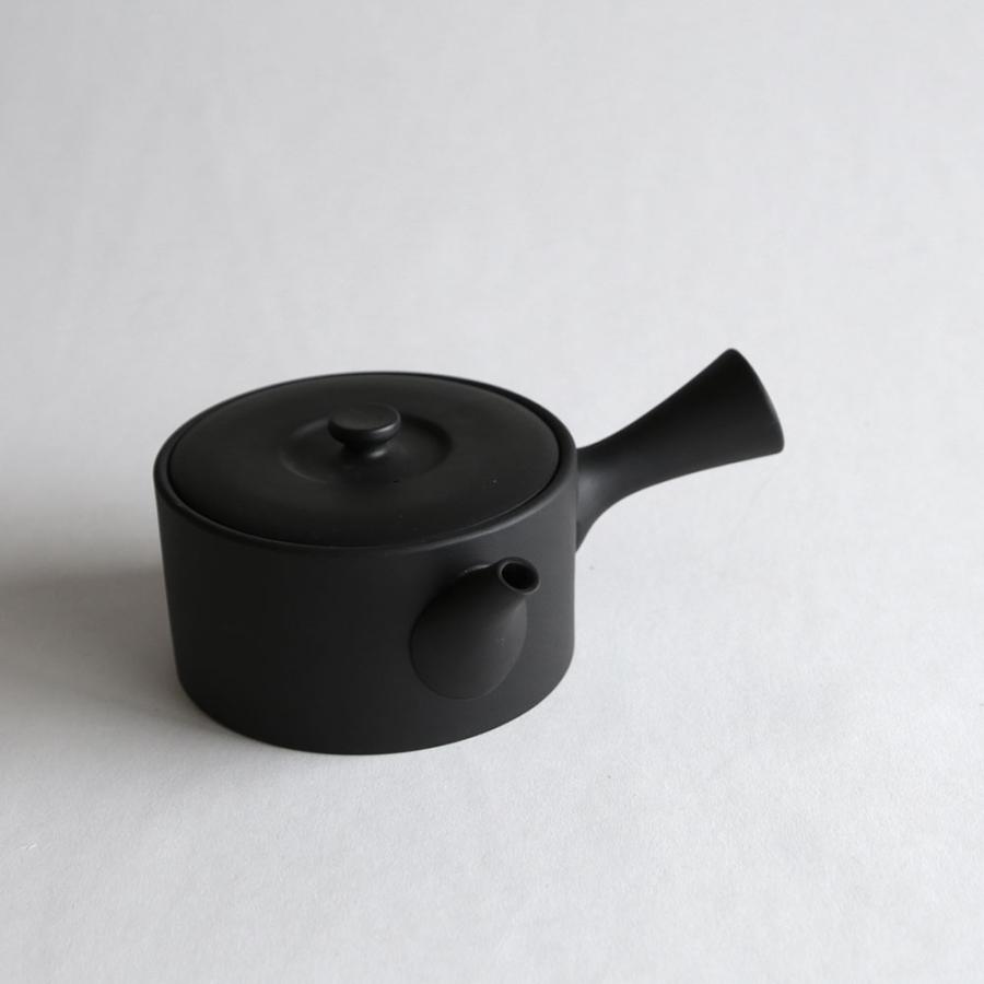 JINSUI / IROIRO 02(Black) | 急須 常滑焼き お茶 日本六古窯 イロイロ 人水 茶器 ギフト | 118025 |  | 01