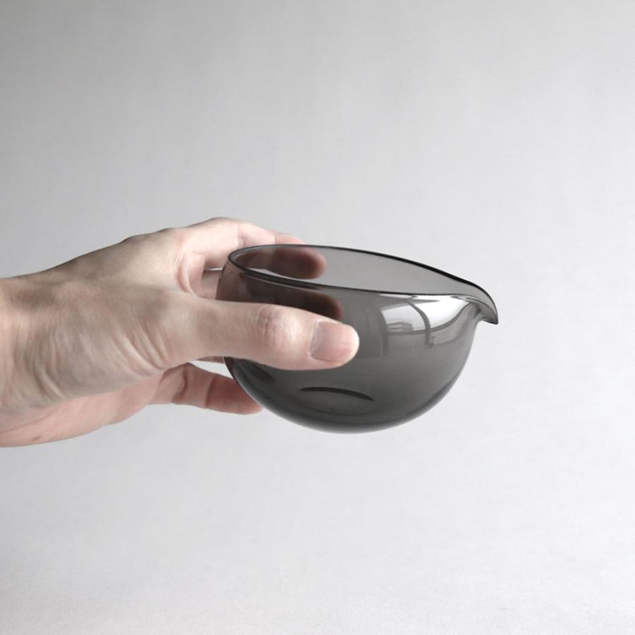 WASHIZUKA GLASS STUDIO / katakuchi maru(charcoal) | ワシズカグラススタジオ/鷲塚貴紀/カップ/片口/カタクチ/チャコール/吹きガラス/ハンドメイド | 116534 |  | 07