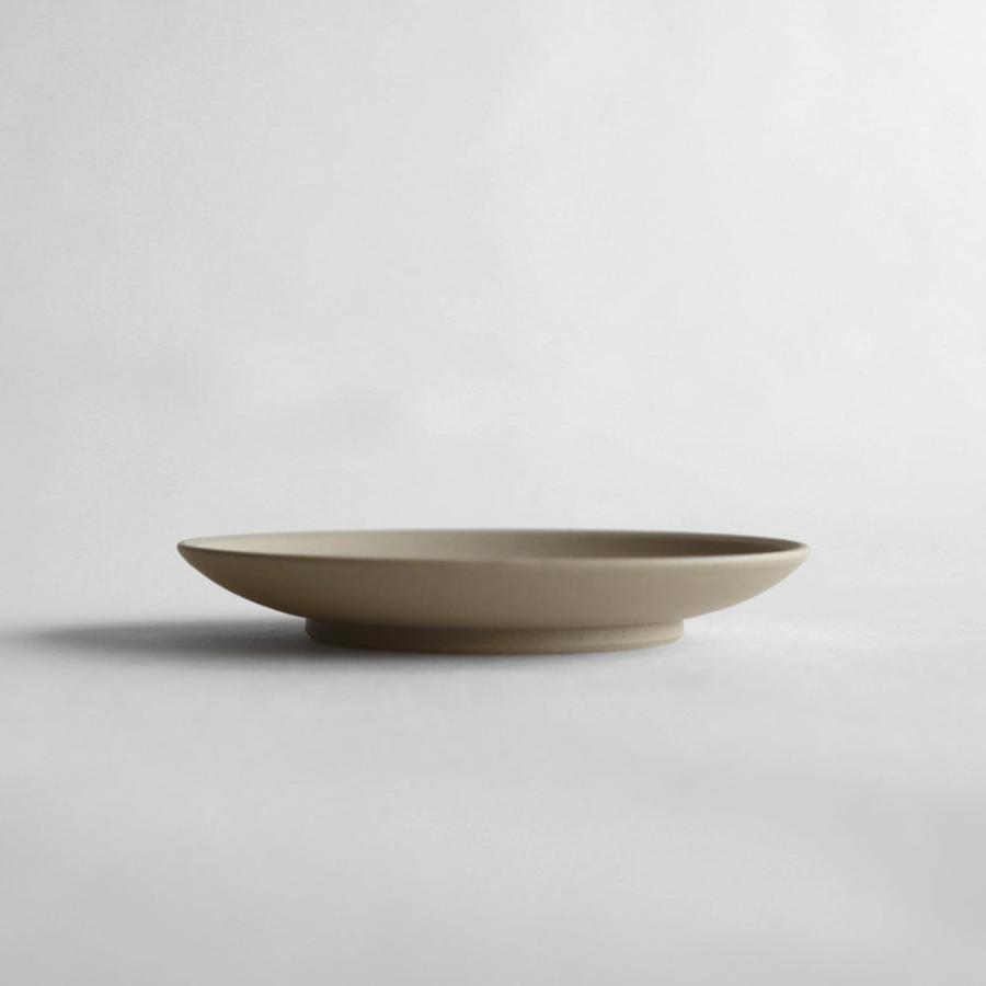 【SALE】丸よ小泉商店 / chanoma II plate S(生成)【在庫処分セール カップ 常滑焼 茶の間 プレート 小皿 生成】[117012 |  | 01