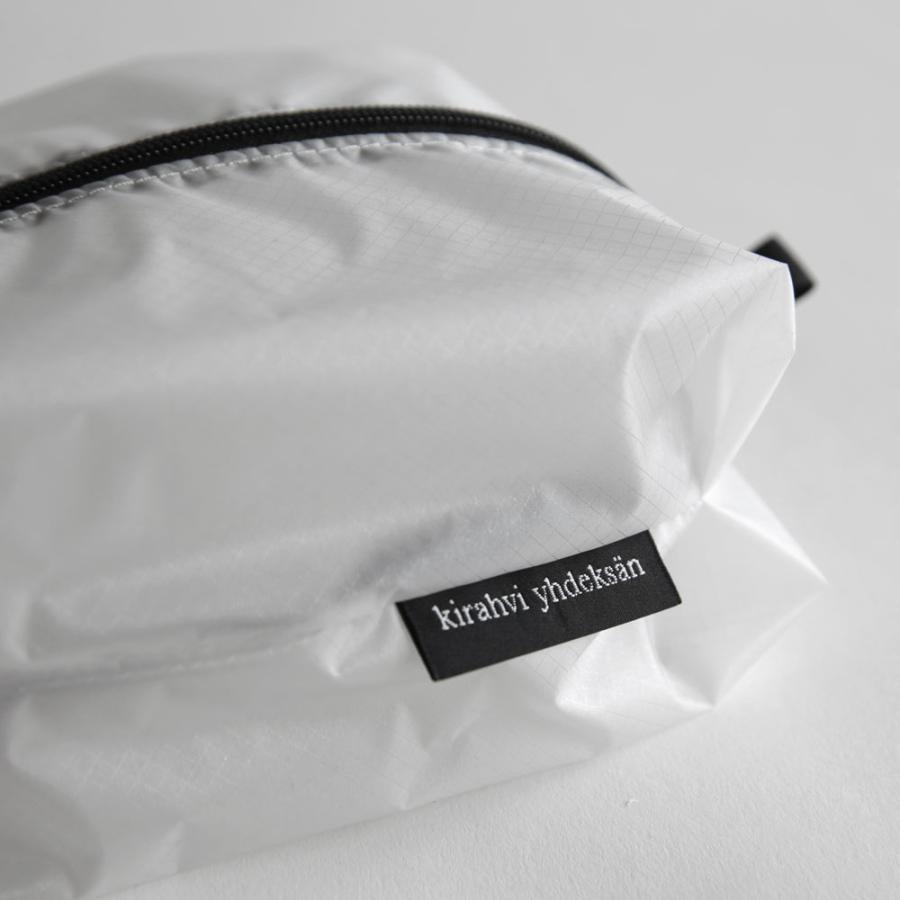 kirahvi yhdeksan / Light pouch - square M (white) | メール便可 3点まで | kirahvi9/キラハビーユフデクサン/ライトポーチ/ホワイト | 117474 |  | 03