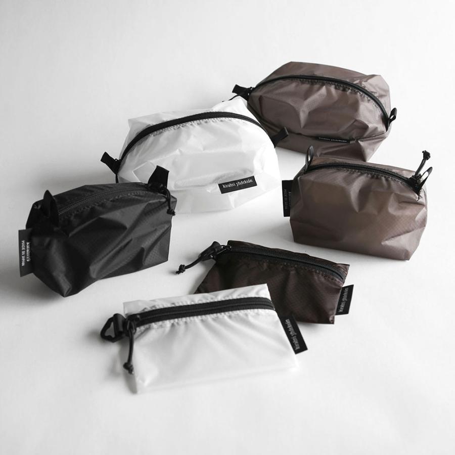 kirahvi yhdeksan / Light pouch - square M (white) | メール便可 3点まで | kirahvi9/キラハビーユフデクサン/ライトポーチ/ホワイト | 117474 |  | 06