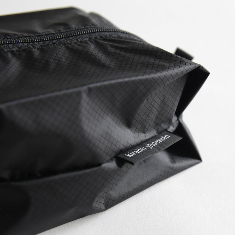 kirahvi yhdeksan / Light pouch - square M (black) | メール便可 3点まで | kirahvi9/キラハビーユフデクサン/ライトポーチ/ブラック | 117476 |  | 03