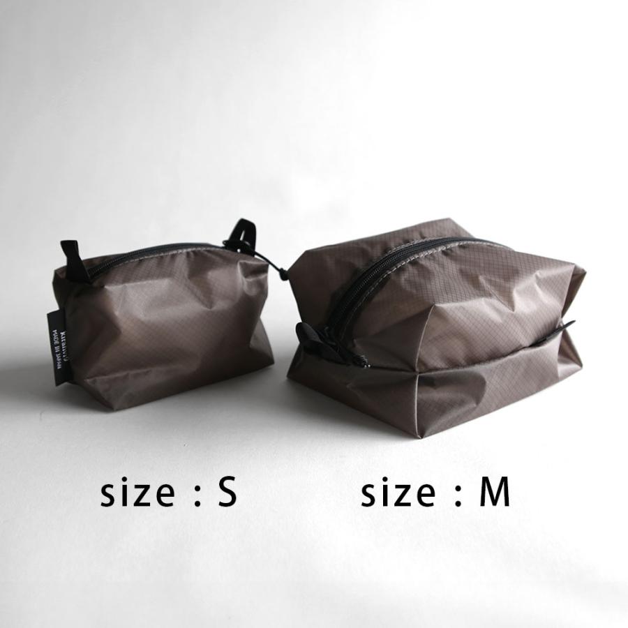 kirahvi yhdeksan / Light pouch - square M (black) | メール便可 3点まで | kirahvi9/キラハビーユフデクサン/ライトポーチ/ブラック | 117476 |  | 05