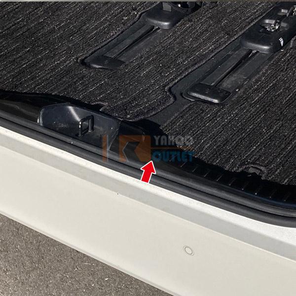 アルファード/ヴェルファイア 30系 前期 後期 リアラゲッジスカッフプロテクター ステップガード 黒 ステンレス製 傷付き防止 パーツ 2P 3122 |  | 01