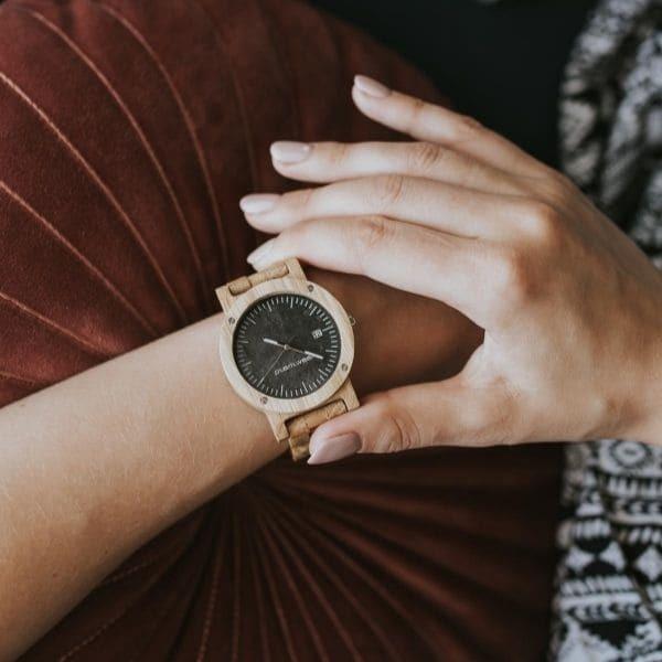 plantwear 木製腕時計 ポーランドの職人技と自然素材の美しさ Plantwear 木製腕時計