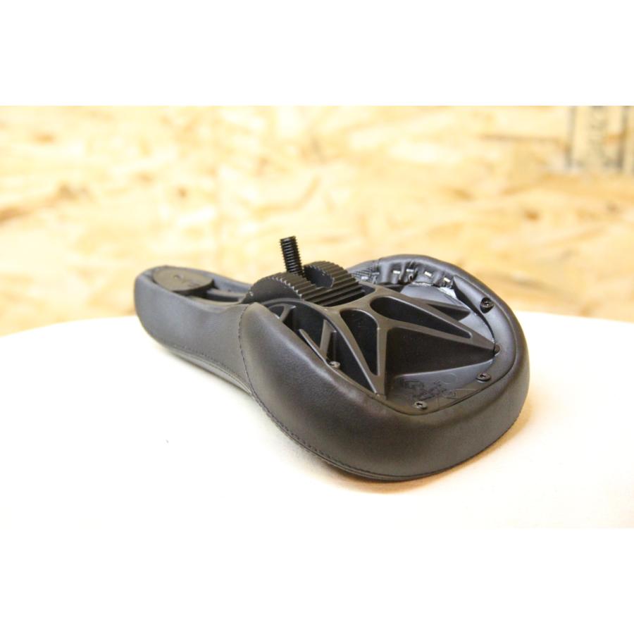 送料無料 BMXシート ECLAT BIOS PIVOTAL SEAT FAT PADDED TECHNICAL