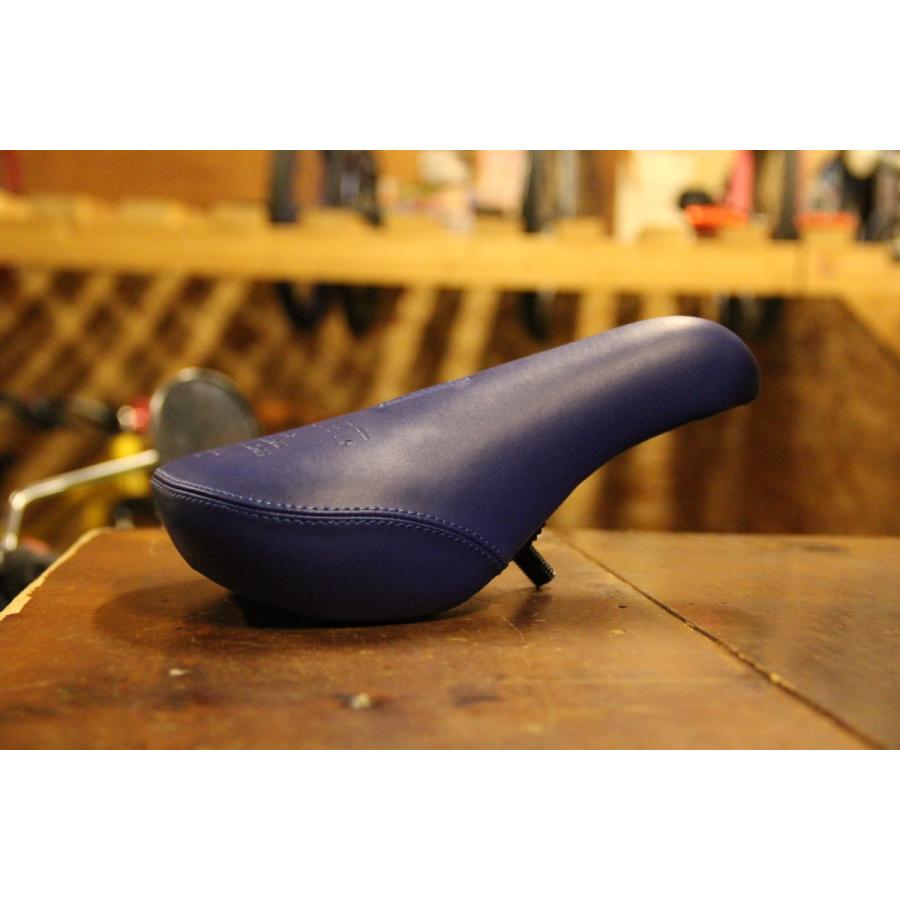 パーツ ECLAT BIOS PIVOTAL SEAT MID PADDED BLUE Bios Pivotal Seat Mid – Eclat BMX