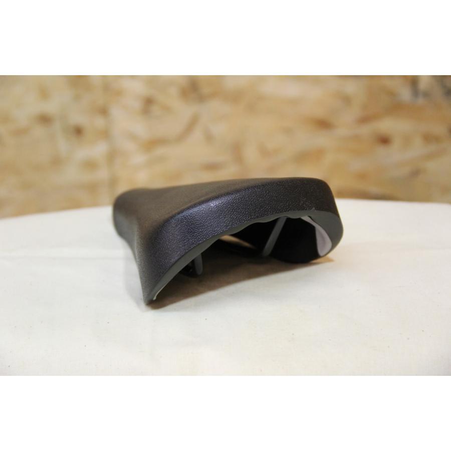 BMX シート フラット TNB G.E SADDLE プラレール BLACK 送料無料 : BMX