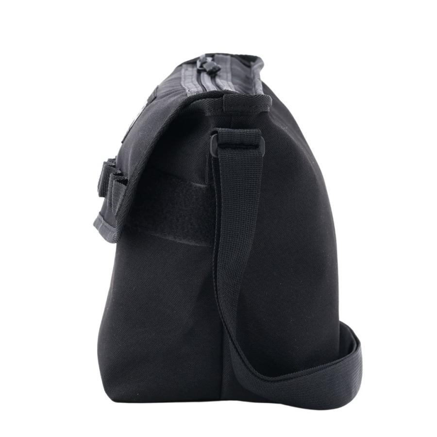 【10%OFF】ユニセックス　ショルダーバッグ　サコッシュ　THRASHER TH-O カブセショルダー ５L　WHITE / BLACK　送料無料　 |  | 05