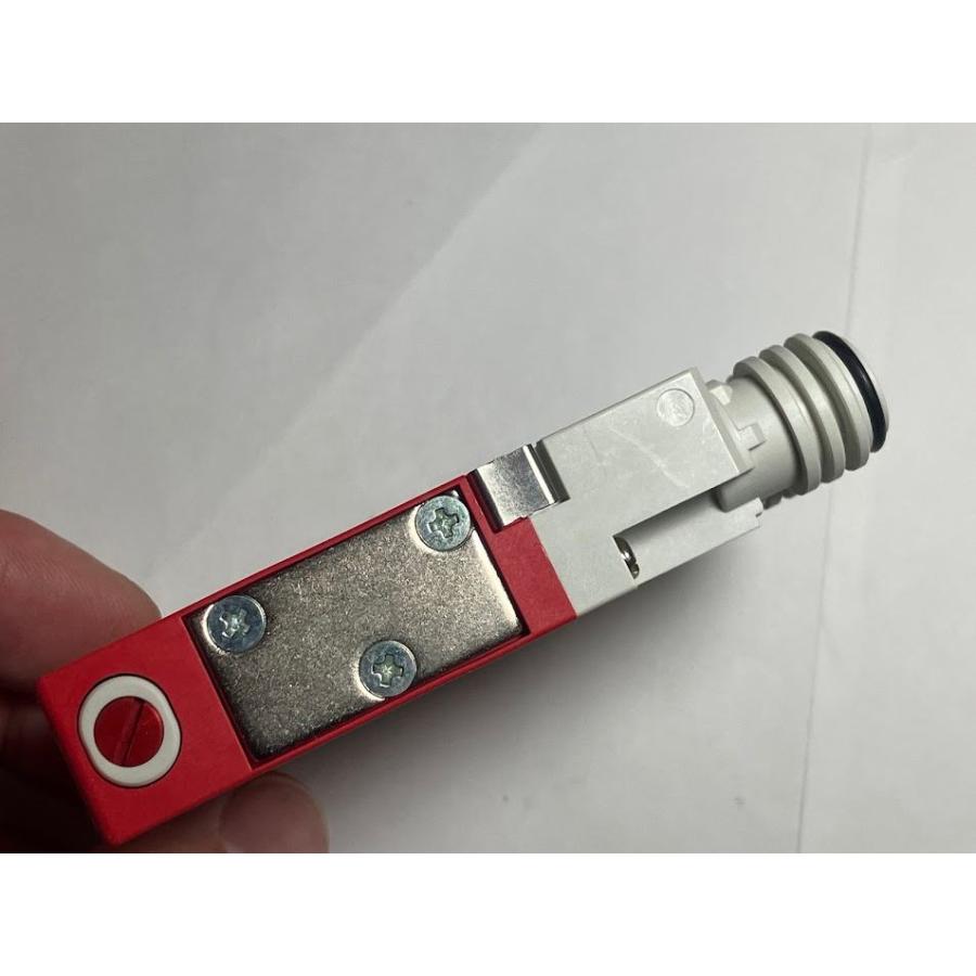 D0647#SMC 直動式ソレノイドバルブ VVQ2000-23A-C6 b4134 : 電気の素材