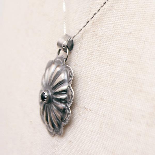 インディアンジュエリー　シルバー ペンダント ネックレス インディアンジュエリー【Indian Jewelry】ネックレス コンチョ
