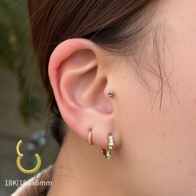 K18 18g 18金ゴールド 内径6mm ツイスト ワンタッチピアス 18K セグメントリングピアス クリッカー リングピアス ロブ 軟骨ピアス トラガス ロックの画像
