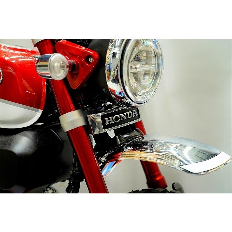 モンキー125 HONDA フロントフォークエンブレム(大)取り付け モンキー125 HONDA フロントフォークエンブレム(大)取り付け