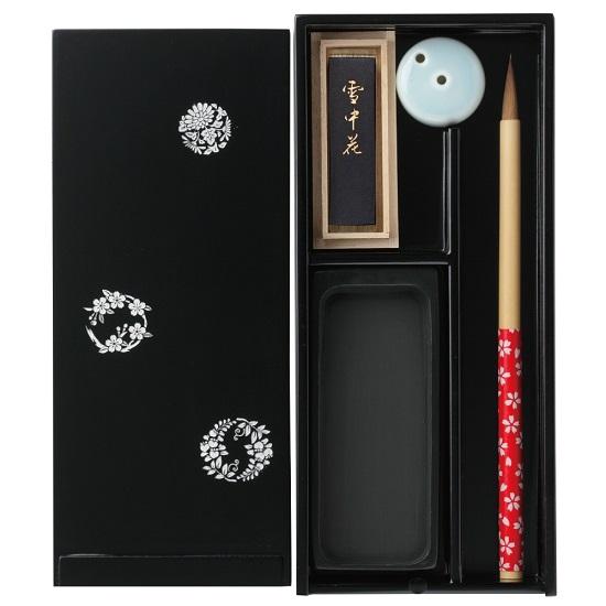 黒漆器の硯箱 螺鈿 紅梅蒔絵 習字 文具 黒漆器の硯箱 螺鈿 紅梅蒔絵
